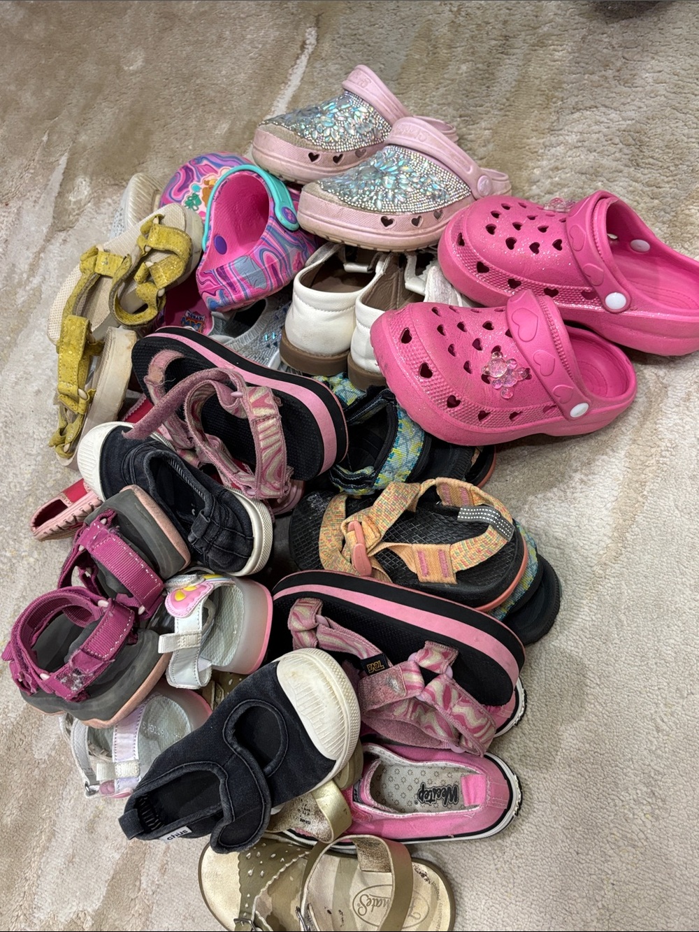 Entire lot of girls summer shoes!! Size 10-11!!